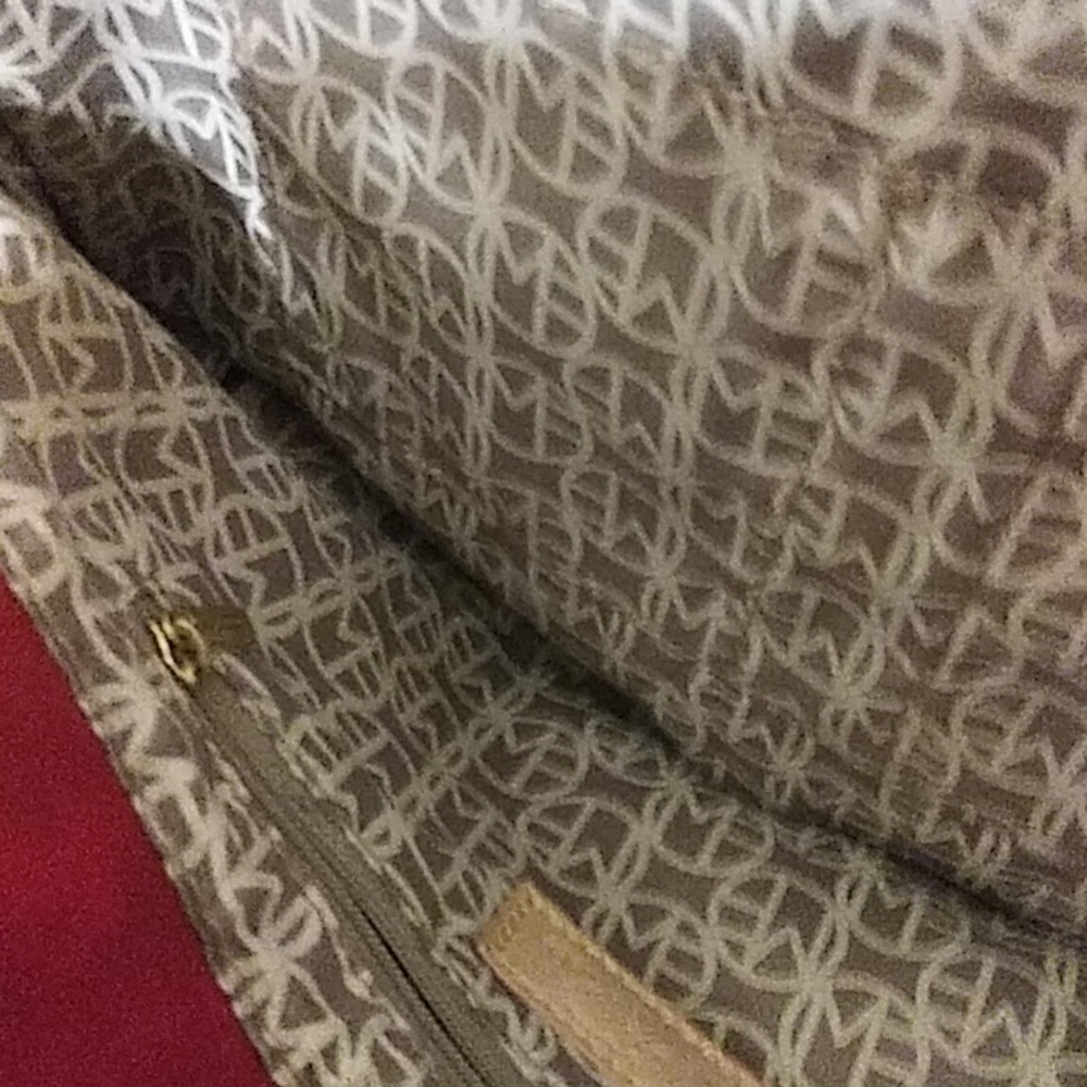 Handbag - Picture 3 of 4